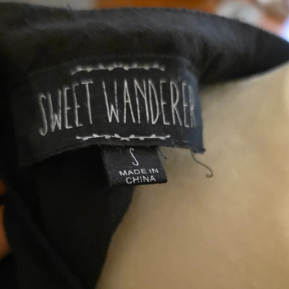 Sweet Wanderer Black Lace Blouse - Picture 2 of 5